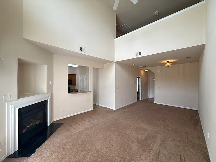 3 bed, 2.0 bath, 1494 sqft, $1,700 — Photo 3