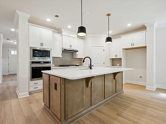 The Whitetail - Kitchen