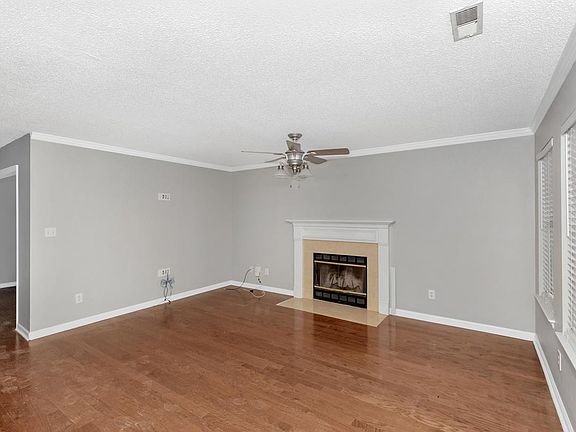 4th image of 123 Champions Green Dr