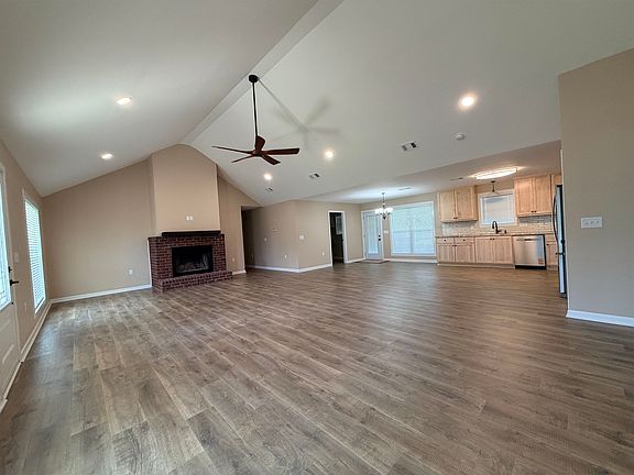4th image of 2376 Bibb Rd