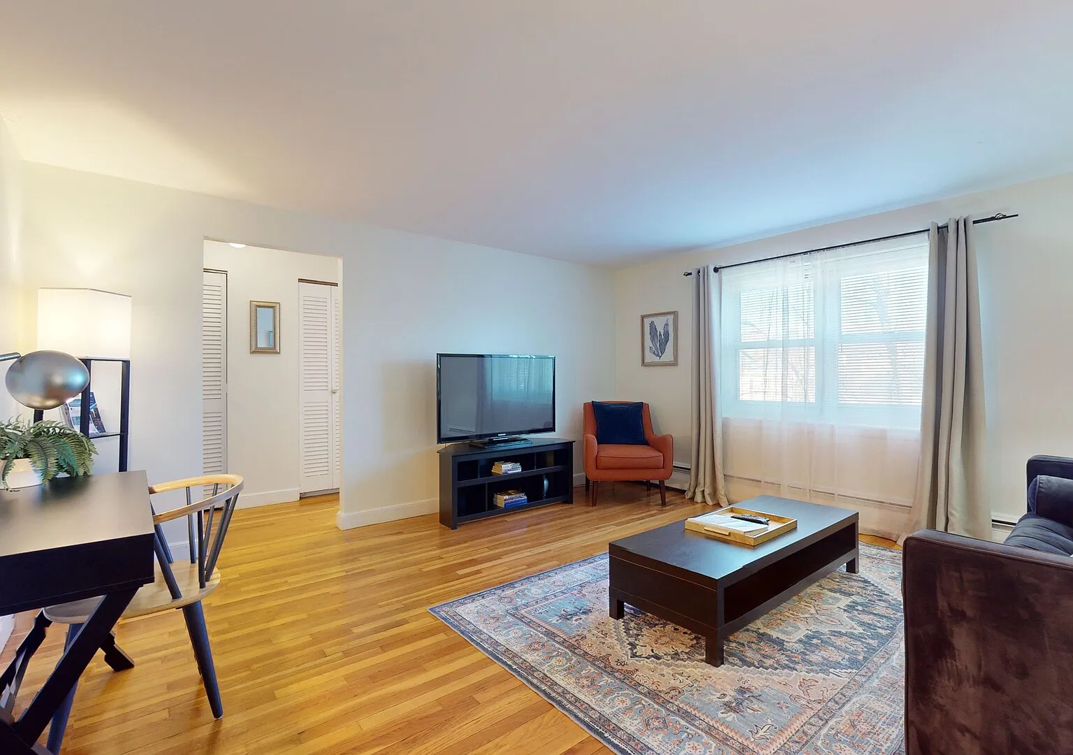 CHE995 Spacious, Top-Floor 1-Bed - Longwood Medical, Boston — Photo 4