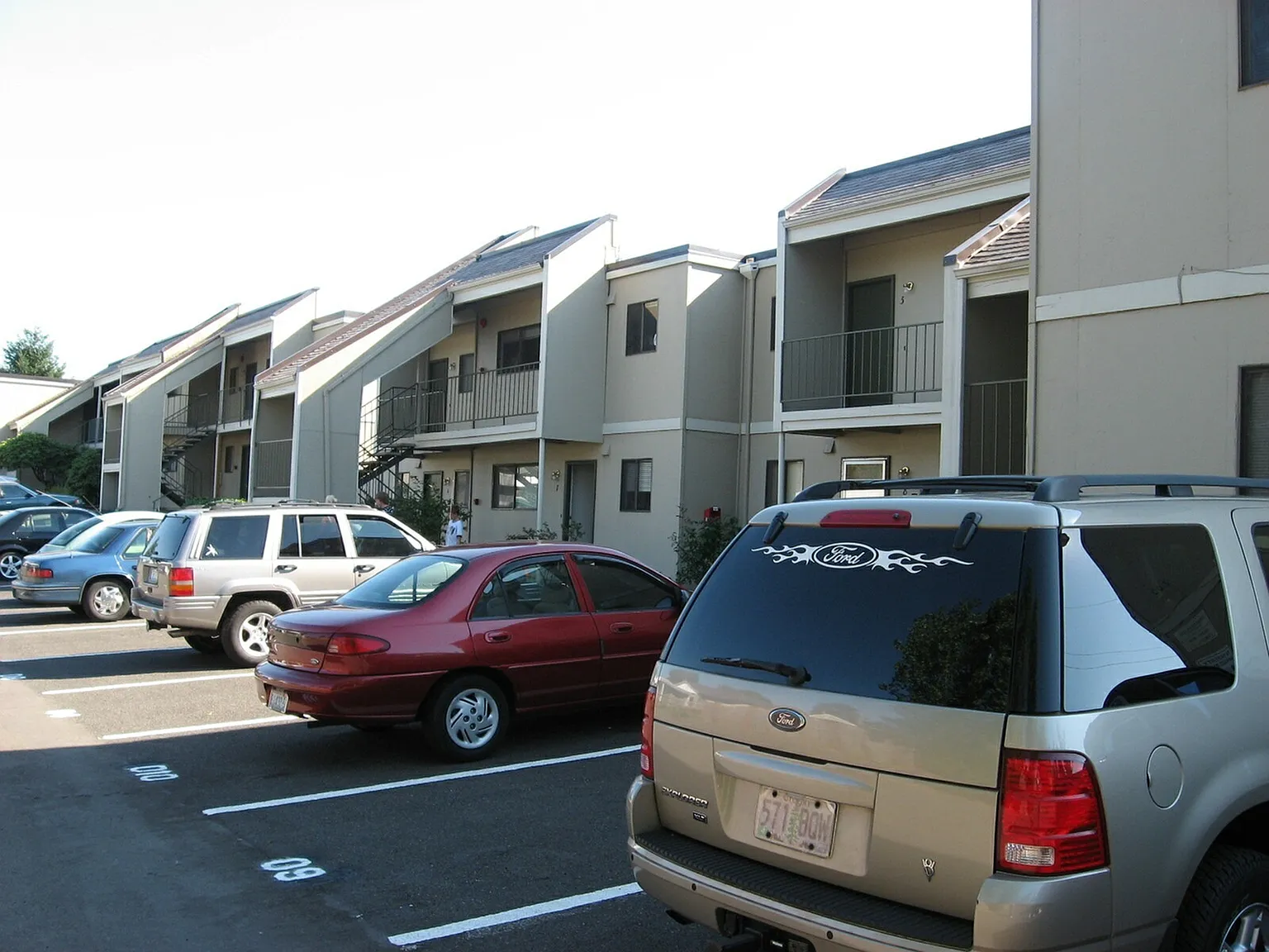 Evergreen East Apartments — Photo 4