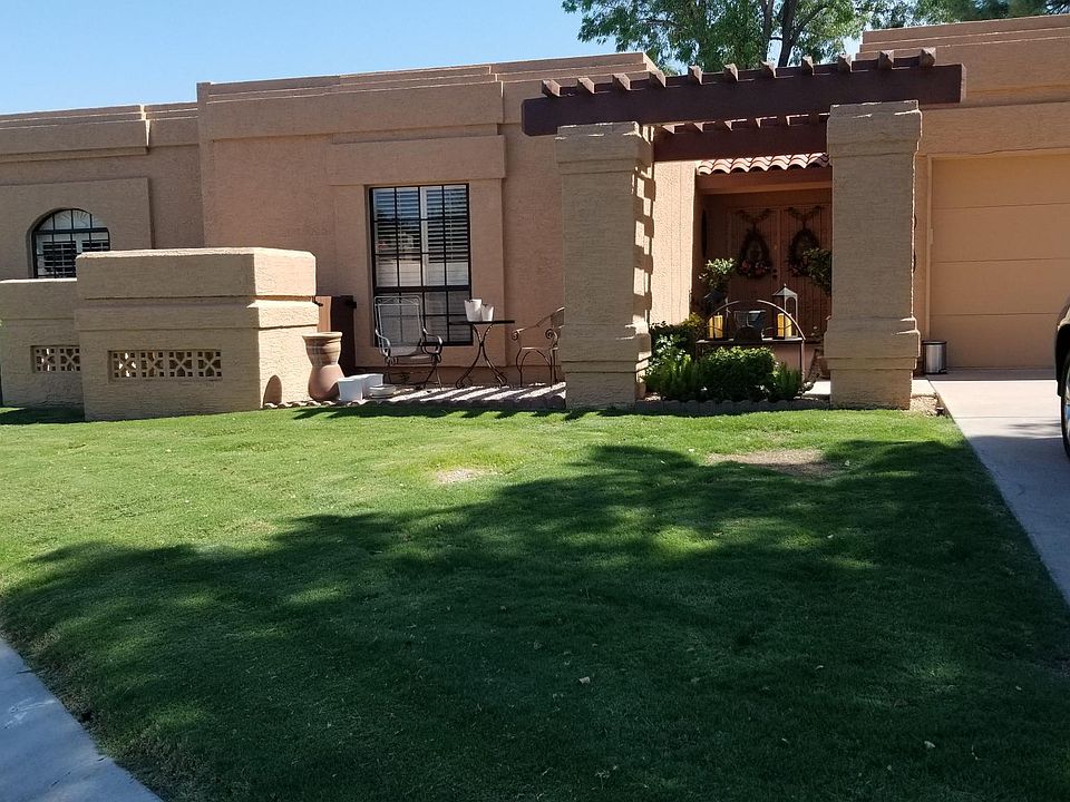 FRONT OF PATIO HOME