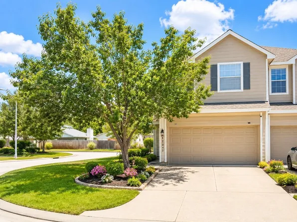 17242 Oakwood Chase Dr, Spring, TX 77379