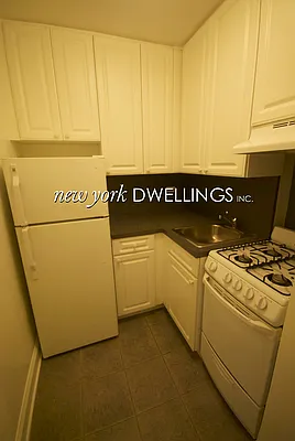 Rented by New York Dwellings LLC | media 19