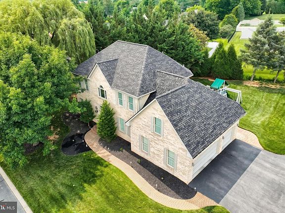 3rd image of 1124 Sarazen Way