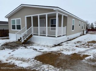 206 2nd St SE, Belfield, ND 58622