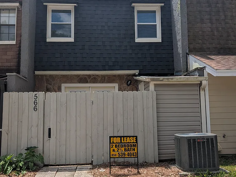 566 Teal Ln #566 — Photo 2