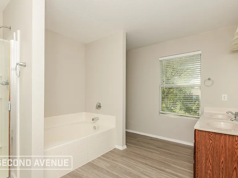 6237 Hereford Dr — Photo 15