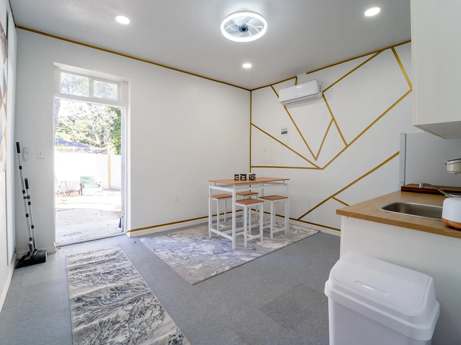 1 bed, 1005 sqft, $1,650 — Photo 4
