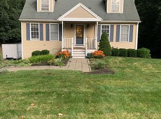 10 Rowe Dr, Fremont, NH 03044