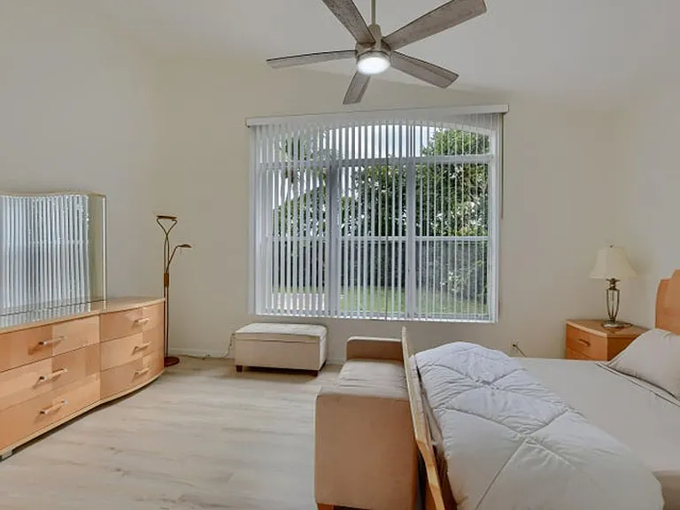 1225 E Magnolia Cir — Photo 10