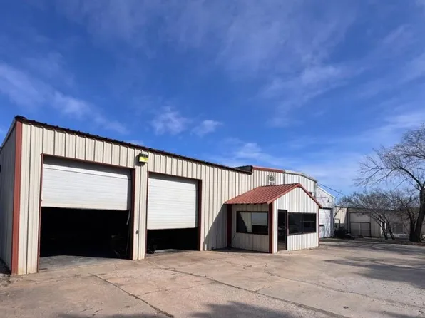 519 W Main St, Huntsville, AR 72740