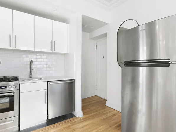 32 Downing Street image 2 of 4