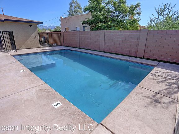 2nd image of 1809 E 13th St #5316313