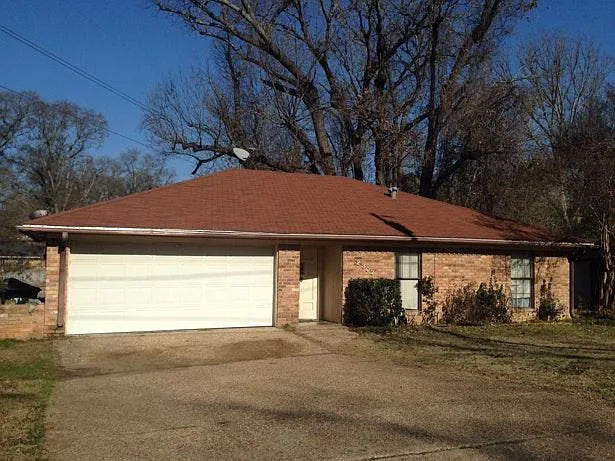 2302 Woodhaven Dr