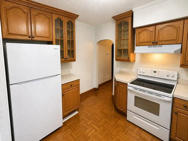 460 S Mazon St — Photo 11