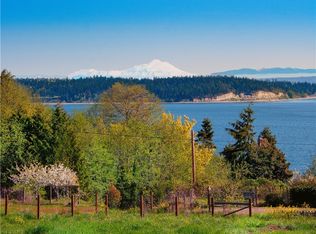 4021 Oak Bay Rd, Port Ludlow, WA 98339