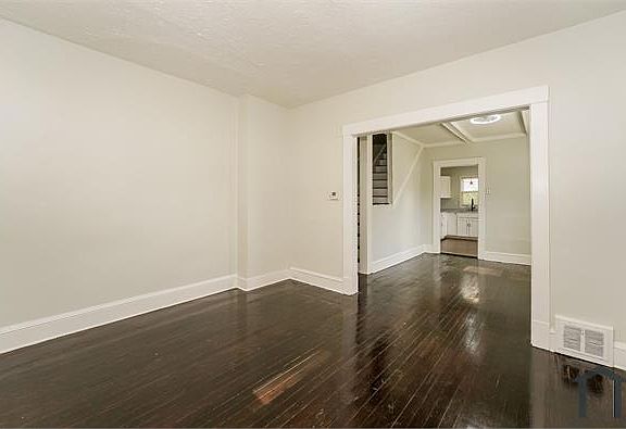 3rd image of 7012 Wakefield Ave