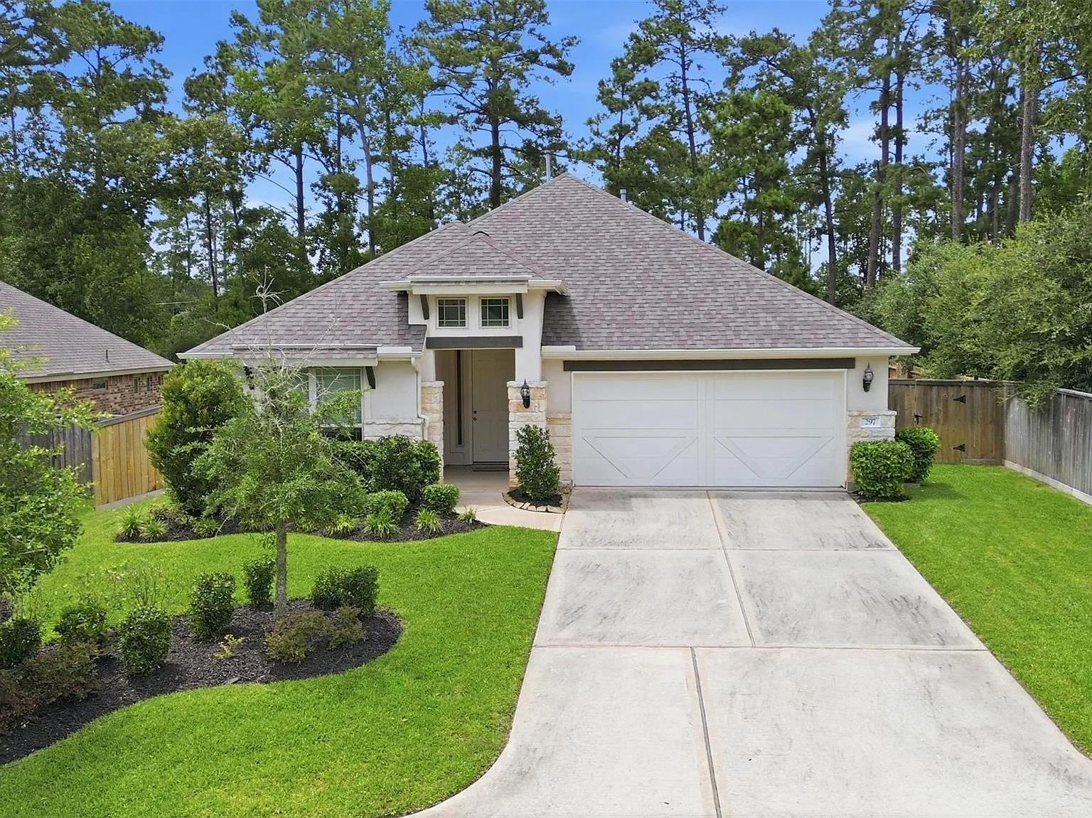 4 bed, 3.0 bath, 2210 sqft, $2,900 — Photo 3