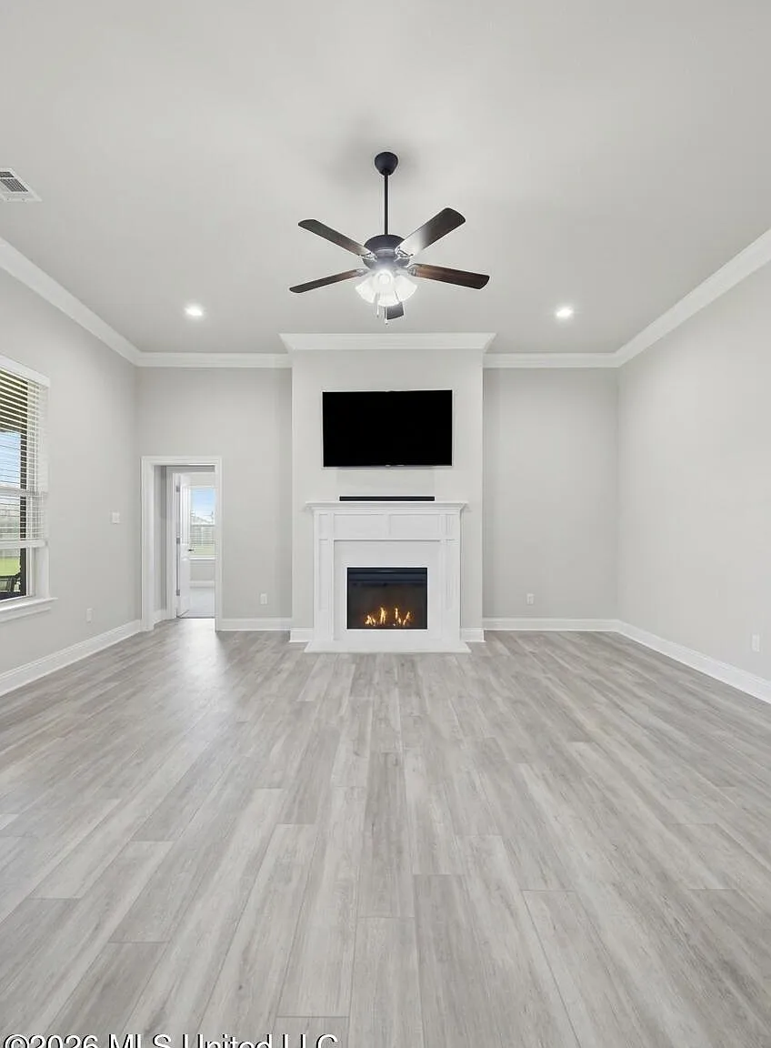 4 bed, 2.0 bath, 2486 sqft, $2,500 — Photo 4