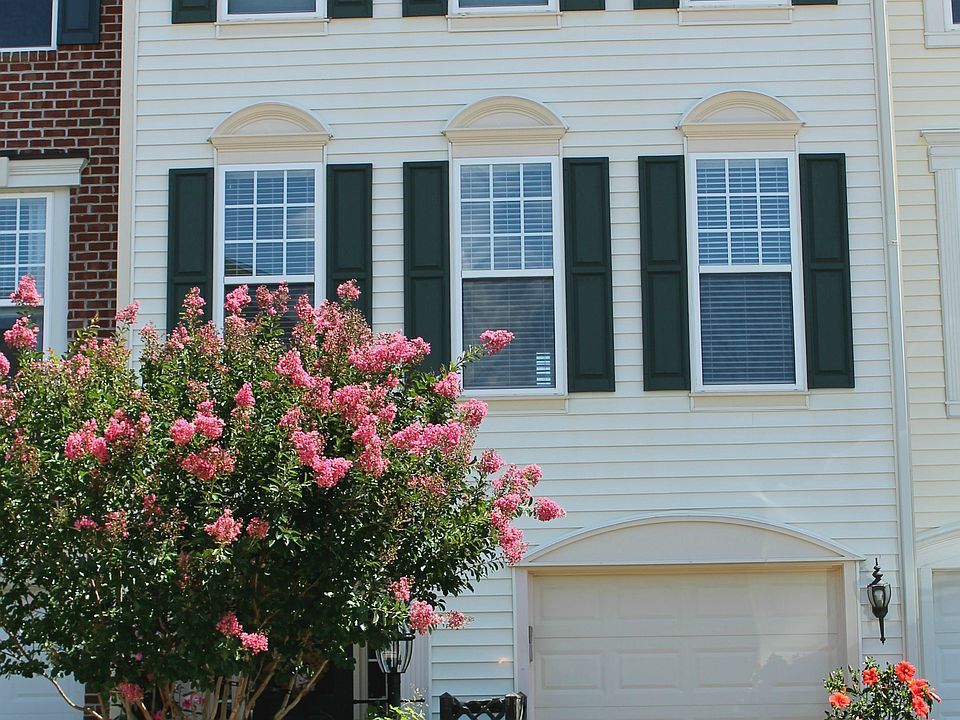 1st image of 9255 Alvyn Lake Cir
