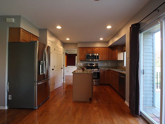 5th image of 46148 Registry Dr