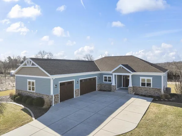 N3939 Prairie Ridge LANE, Helenville, WI 53137