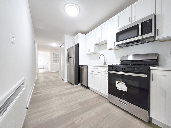 3rd image of 4526 Avondale St APT 1