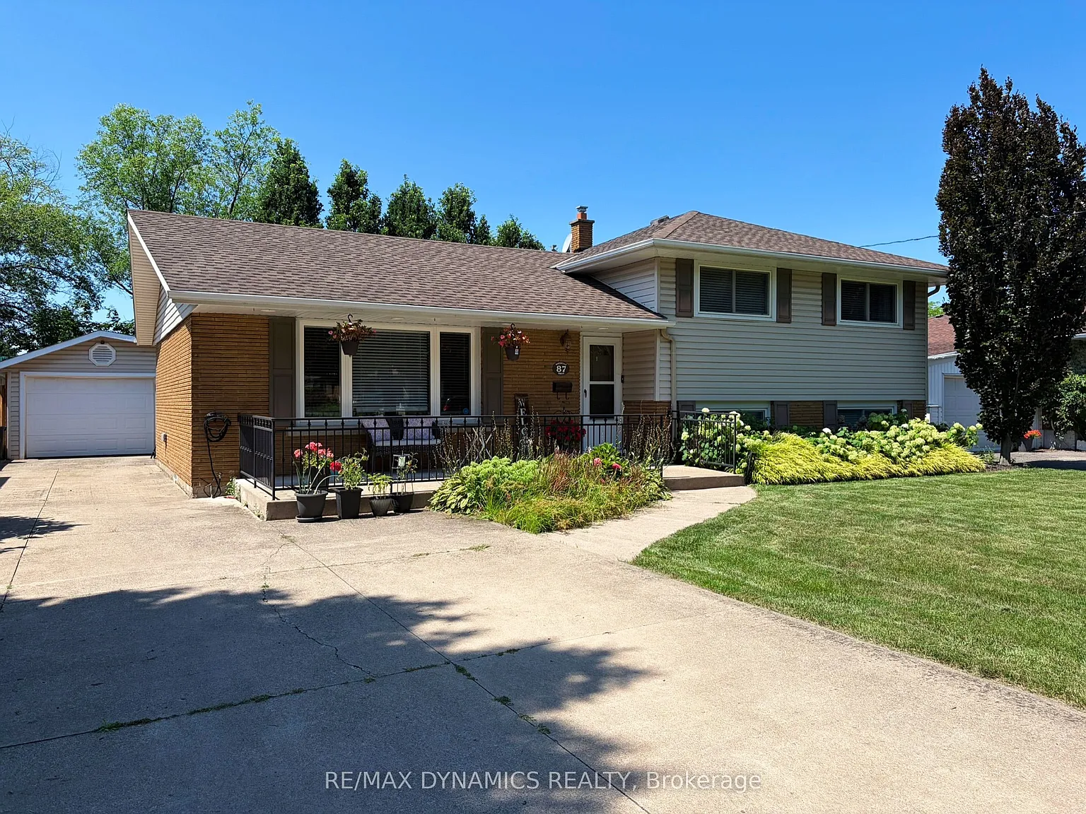 3 bed, $3,000 — Photo 1