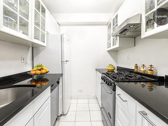 5th image of 225 E 57th St APT 1S