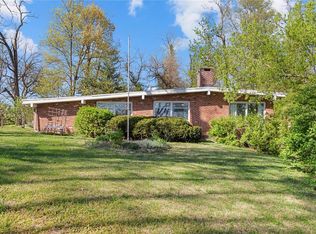 4821 Manitou Trl, Godfrey, IL 62035