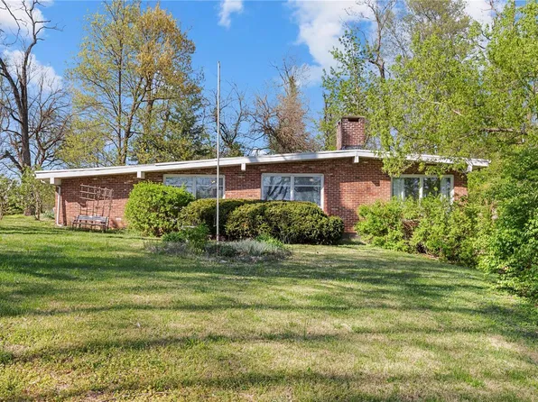 4821 Manitou Trl, Godfrey, IL 62035