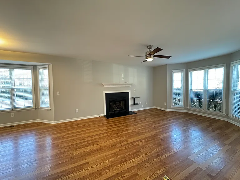 5209 Moss Hill Dr — Photo 8