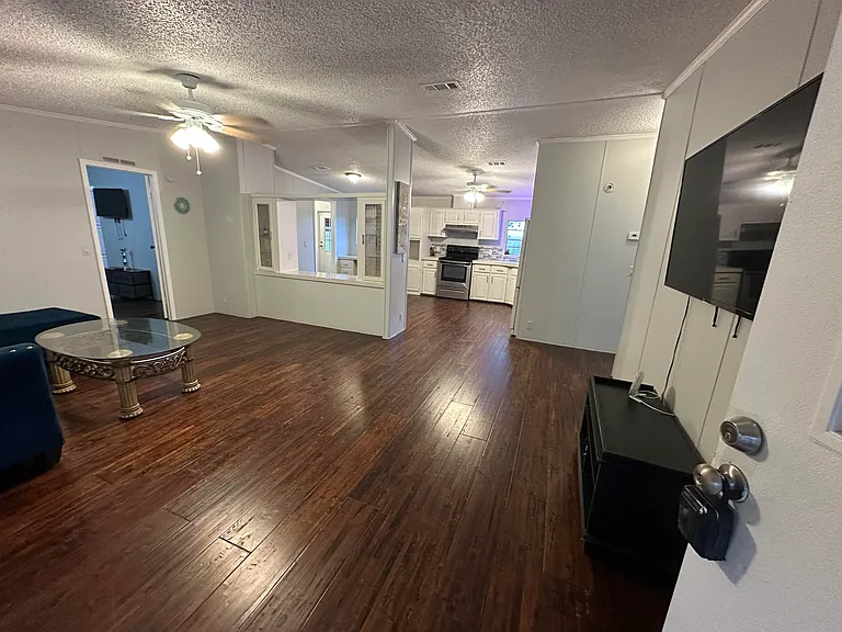 930 N Deer St — Photo 7