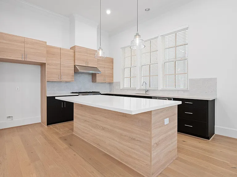 614 Delmar St — Photo 7