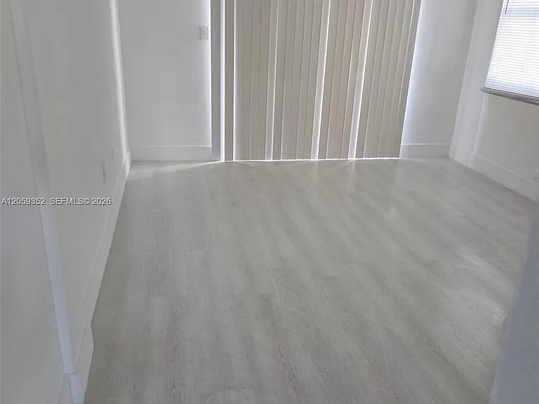 1000 W 28th St #17 — Photo 4