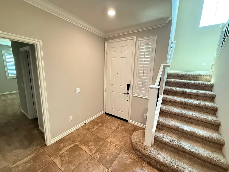 29052 W Hills Dr — Photo 2