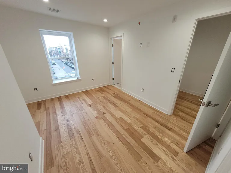 223 E Girard Ave #1R — Photo 23
