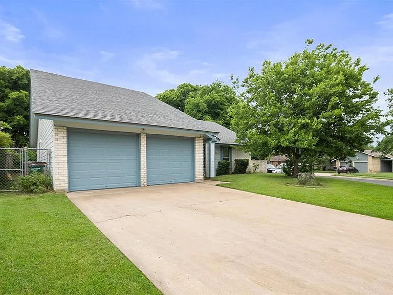 1401 Meadowmear Dr — Photo 27