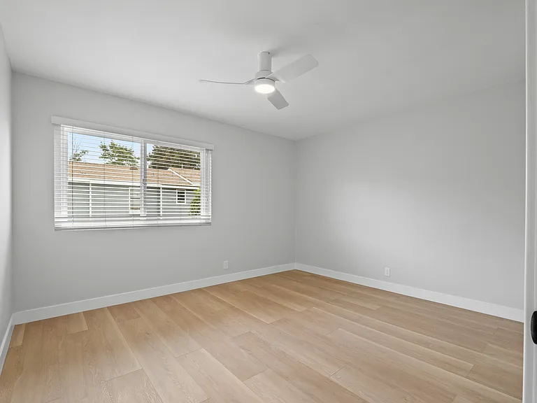 400 W Pedregosa St #C — Photo 9