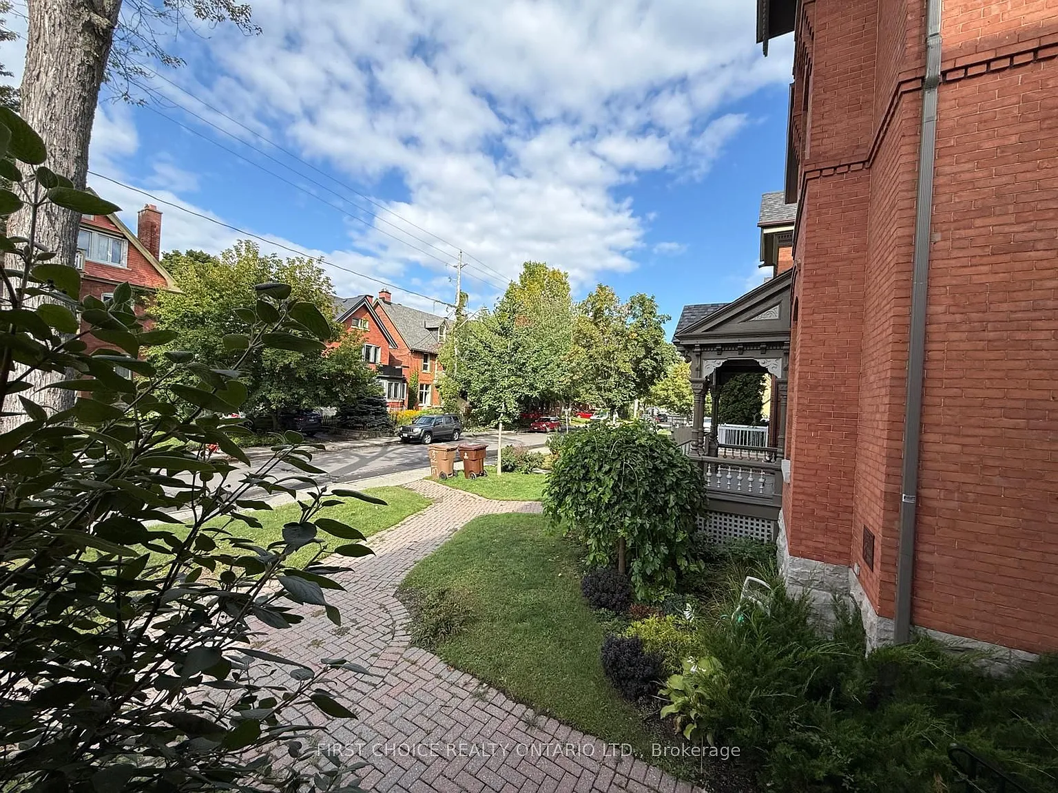 6 bed, $2,850 — Photo 3