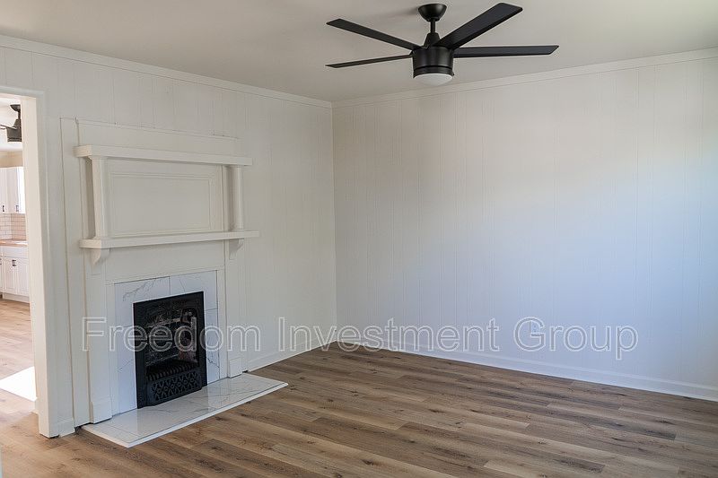 1st image of 260 S Magnolia St