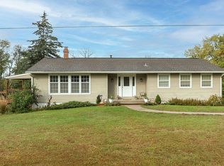 1593 Curtis Bridge Rd NE, Swisher, IA 52338