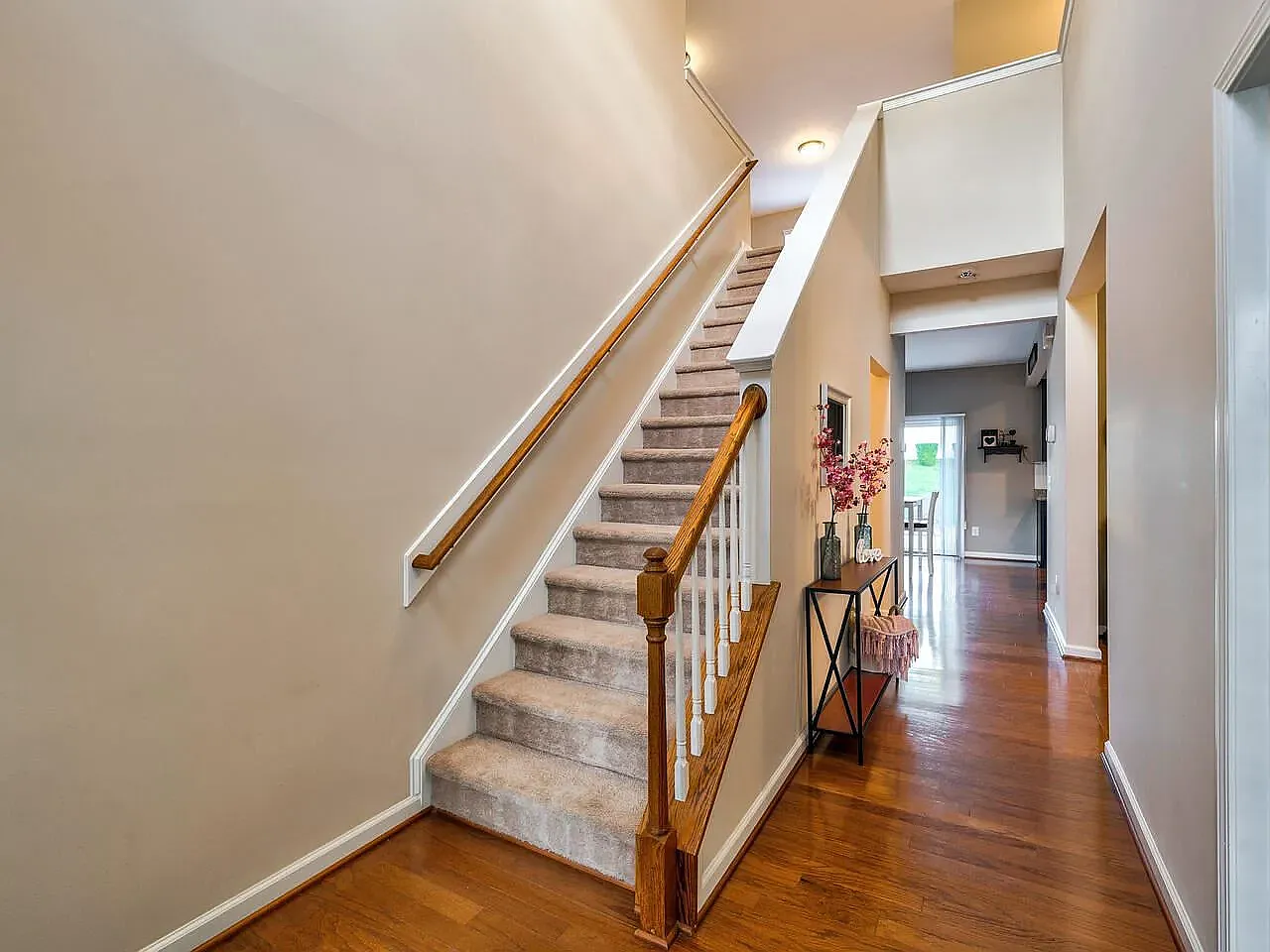 3 bed, 2449 sqft, $2,200 — Photo 3