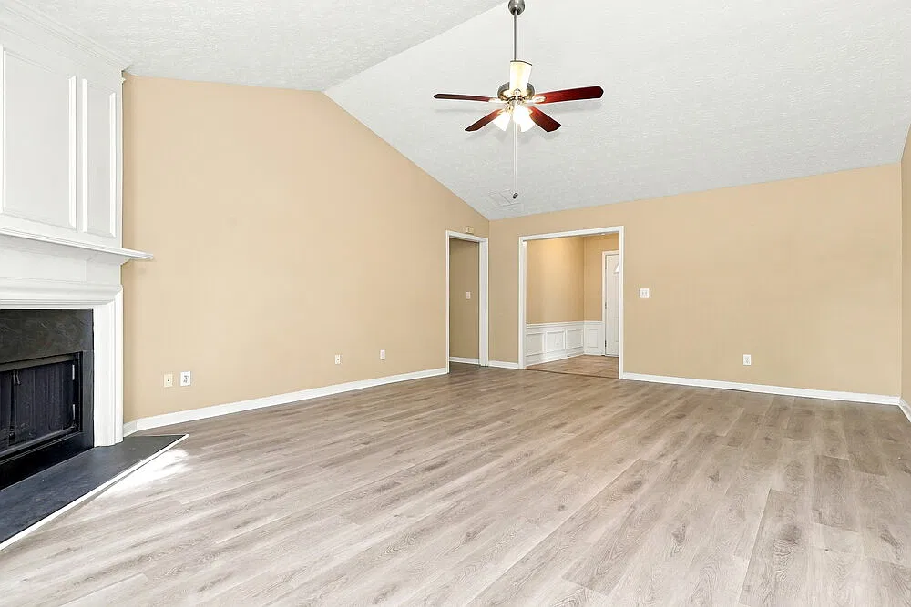 3 bed, 2.5 bath, 1739 sqft, $2,055 — Photo 4