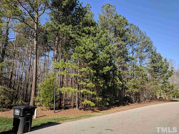 3rd image of 1121 Lake Valley Dr