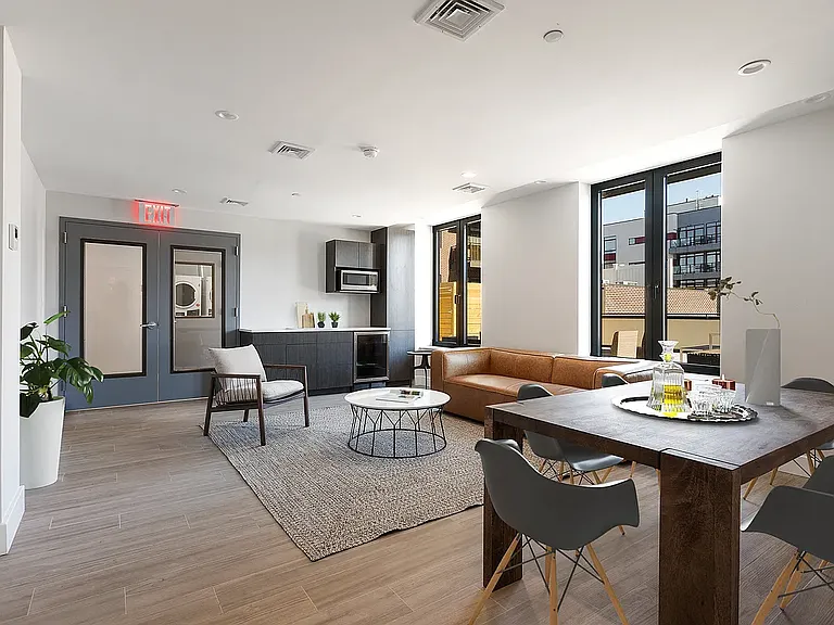 38-11 31st St #5E — Photo 8