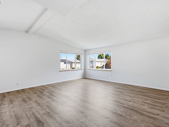 5th image of 4055 Royal Ave Space 22