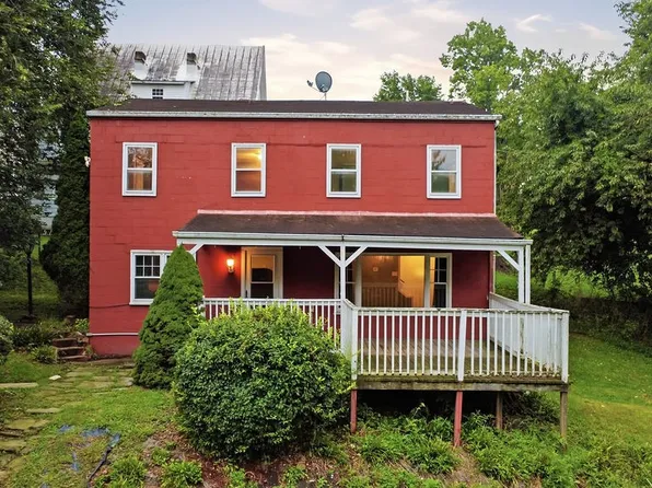 9 1/2 E Pitt St, Canonsburg, PA 15317